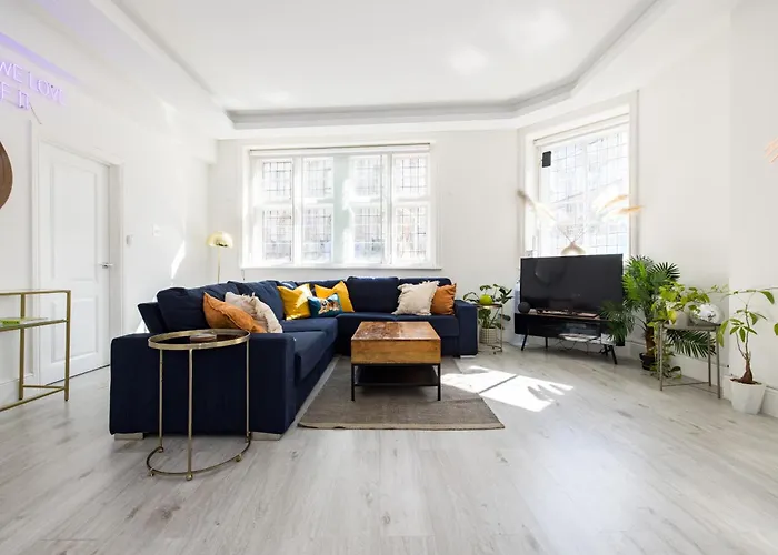 Modern Luxury Soho Apartment